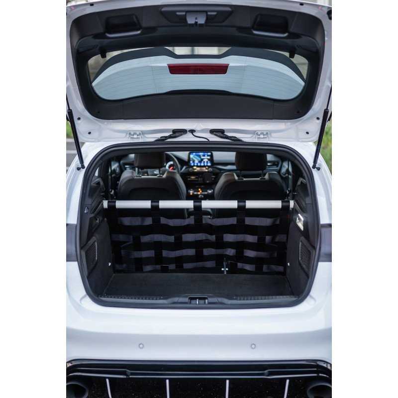 Clubsport Komplettset - Strebe mit Netz und Teppich für Ford Focus ST MK4